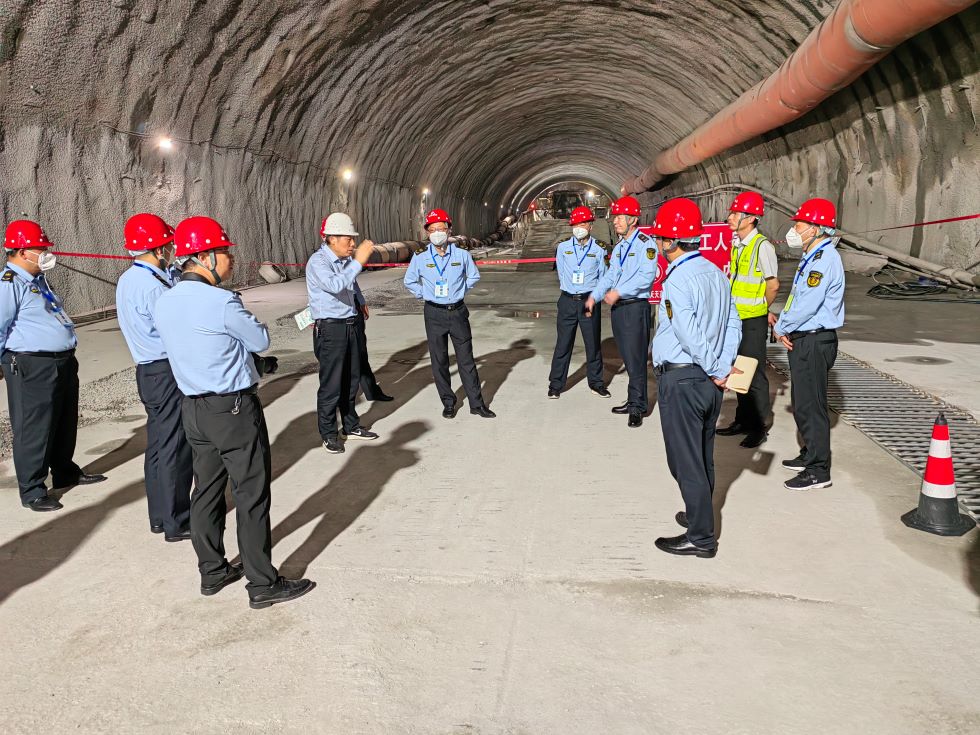 省交通运输综合执法监督局一行 深入营岭隧道项目观摩交流